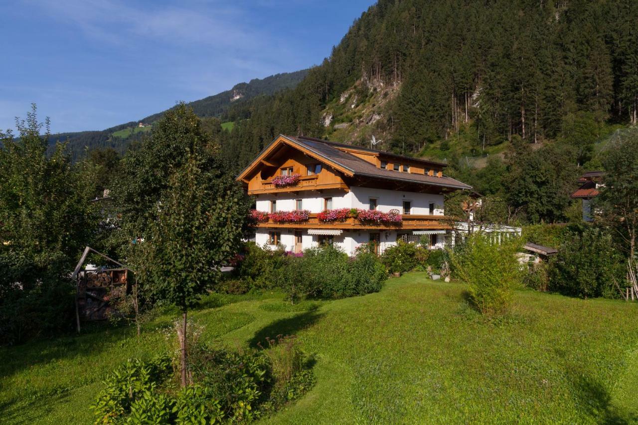 Gaestehaus Elisabeth Bed & Breakfast Mayrhofen Exterior photo